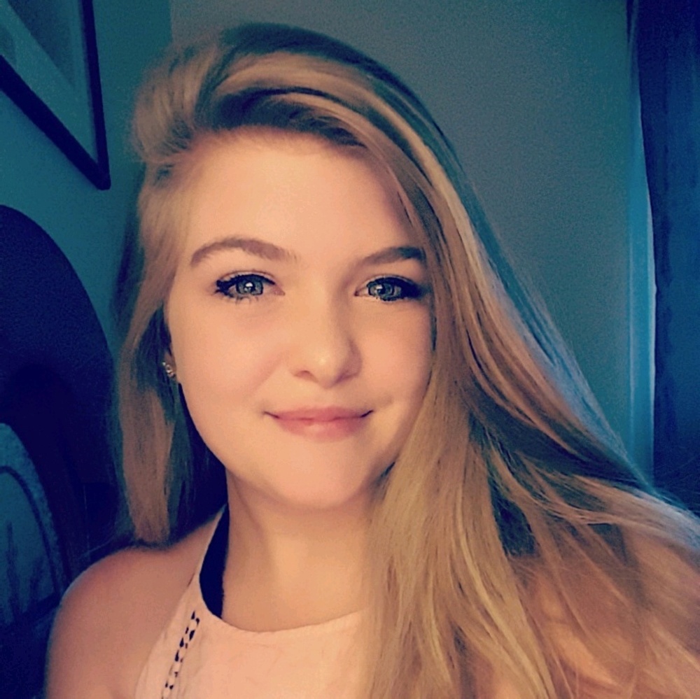 Meet your Posher, Rebecca