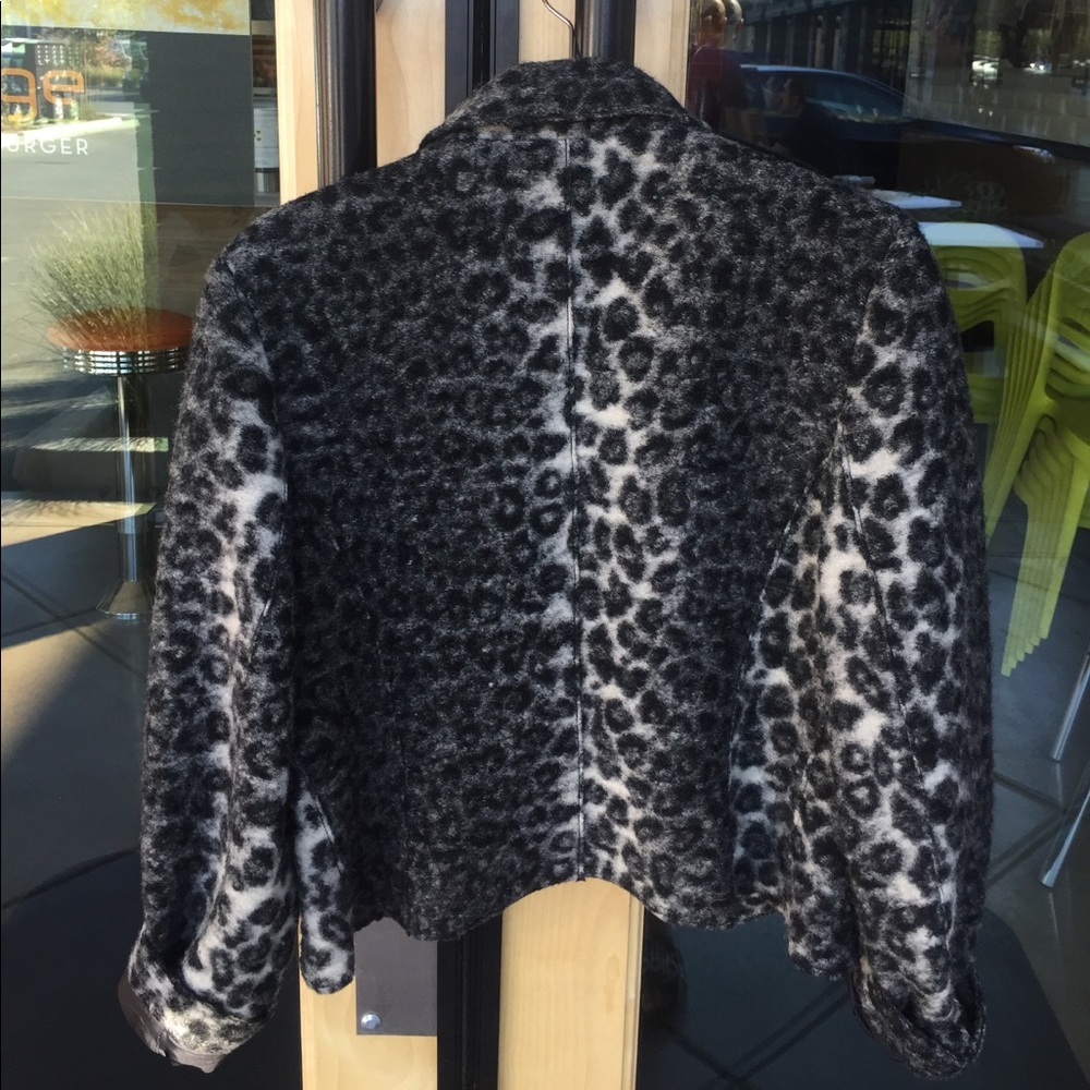 Leopard print jacket 80% wool, made in Germany. - Picture 2 of 6