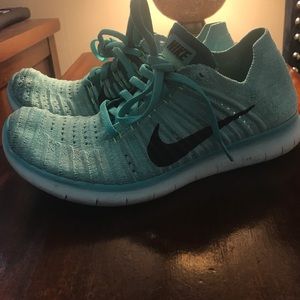 Nike Flynit size 7