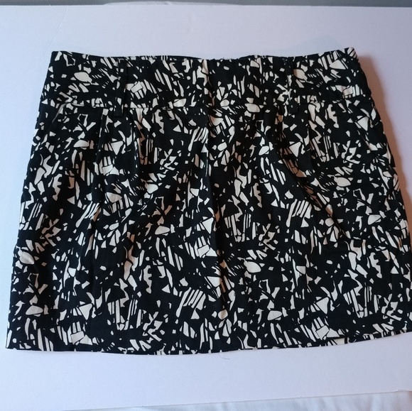 3/$15🦋Forever 21 Black & White Print Mini Skirt L - Picture 2 of 8