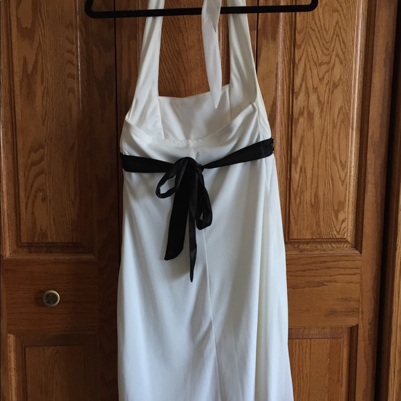 Junior dress in white - Picture 2 of 2