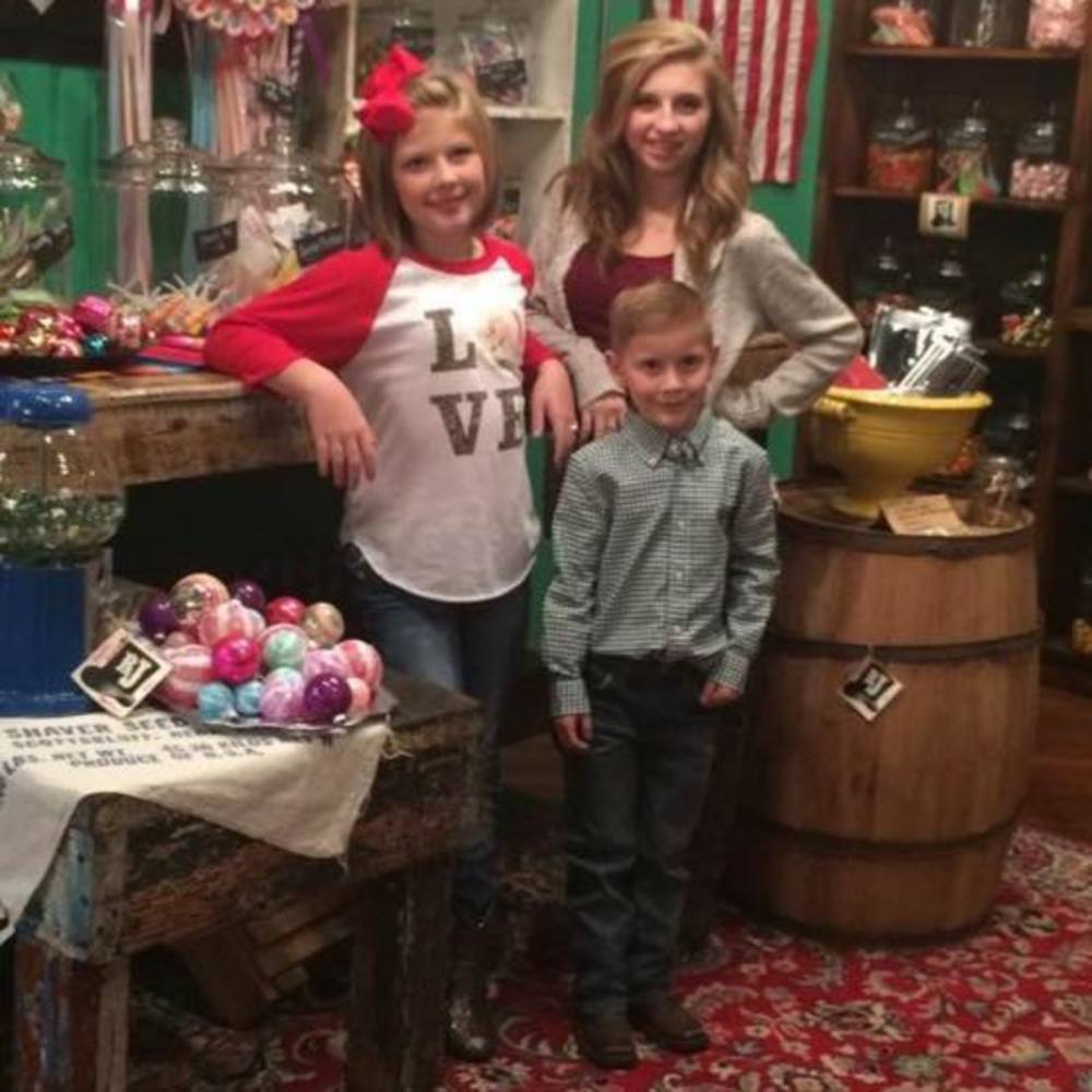 Meet your Posher, Laura