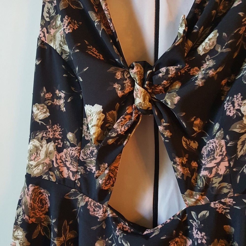 ❤Sold HOST PICK! Love Lucy Floral Boutique Dress - Picture 3 of 6