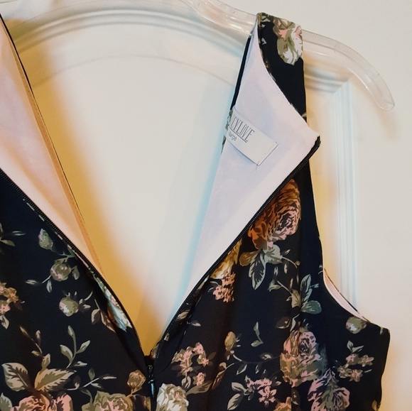 ❤Sold HOST PICK! Love Lucy Floral Boutique Dress - Picture 5 of 6