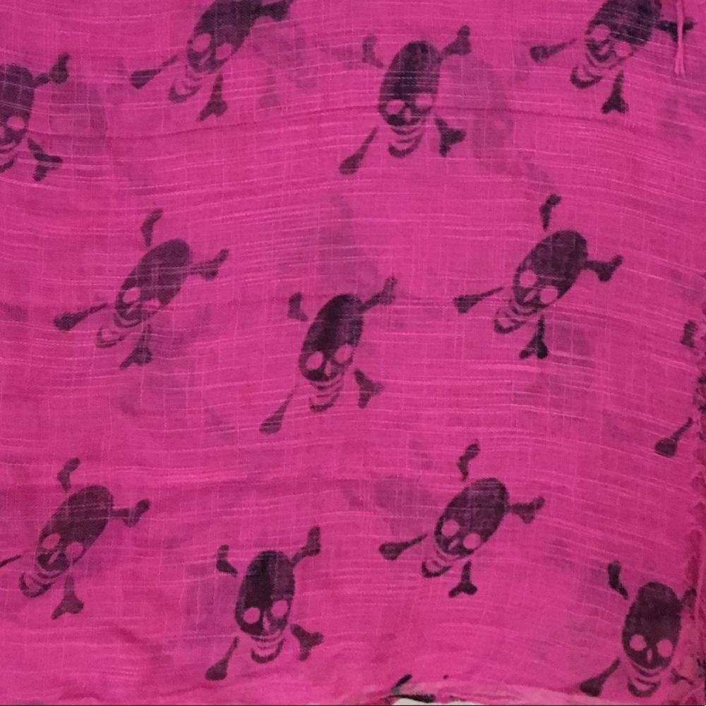 Pink skull scarf!