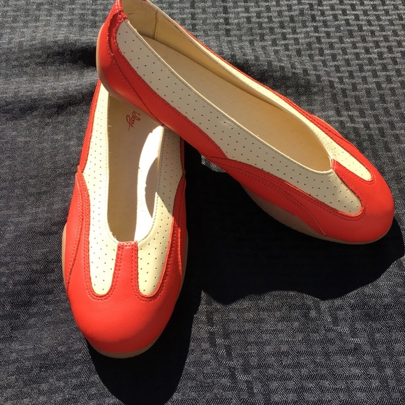Oakley Shoes - Today ONLY SALE 🍁Oakley Flats RARE🍁