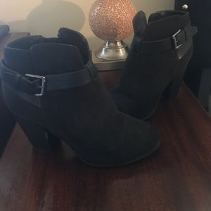Black ankle boots size 7
