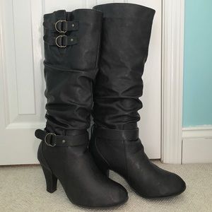 Brown heeled boots 👢