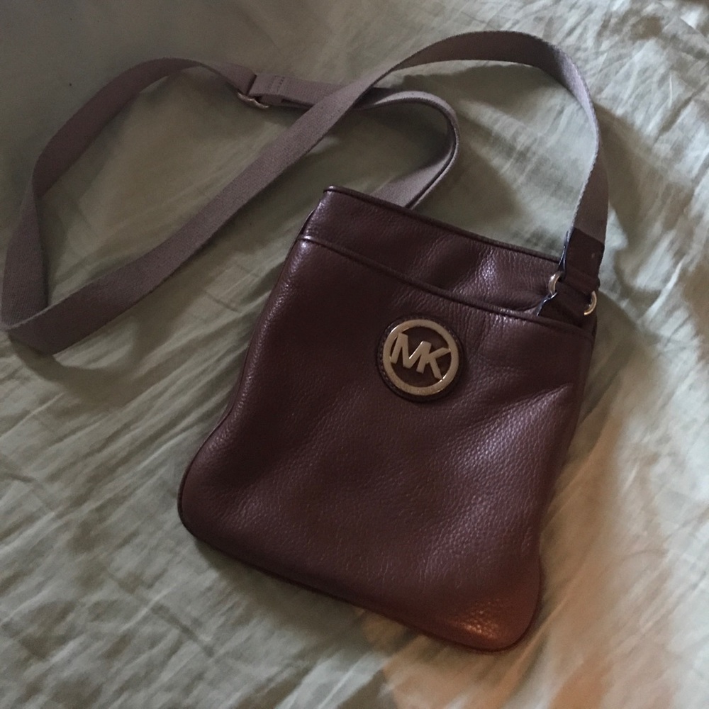Cross body handbag