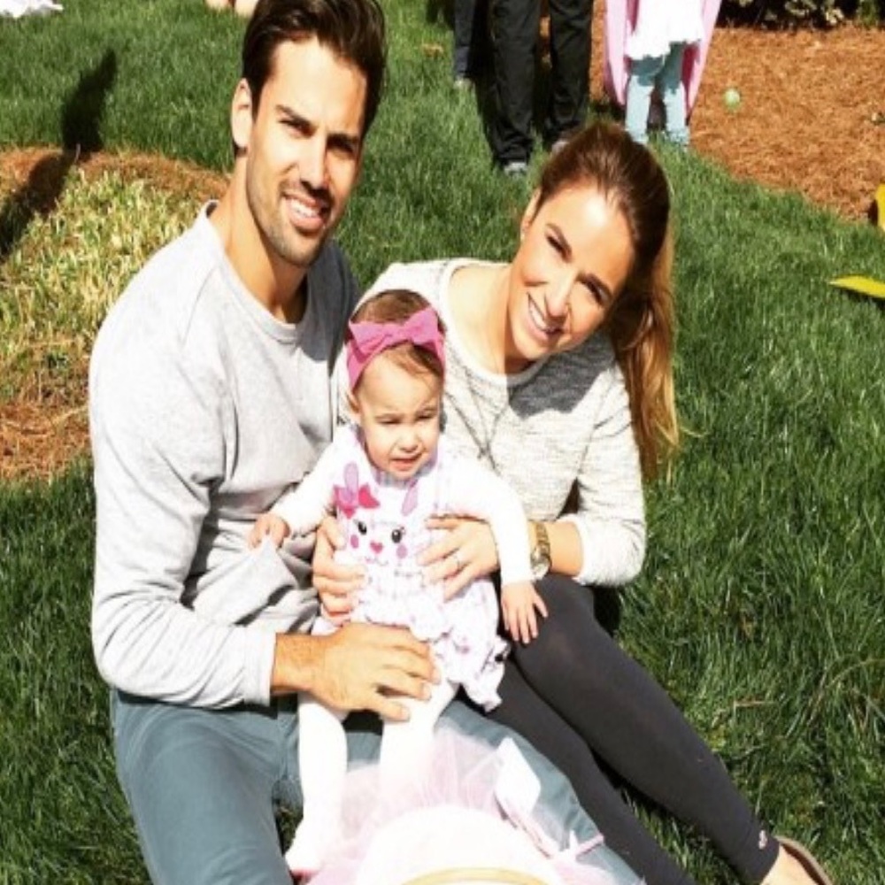 H&M sweater top as worn by Jessie James Decker