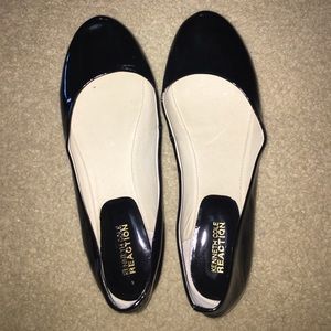 Kenneth Cole black flats