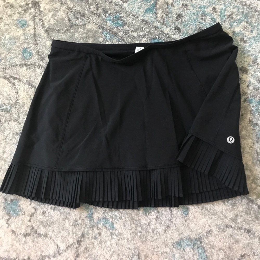 EUC Lululemon Skort size 6