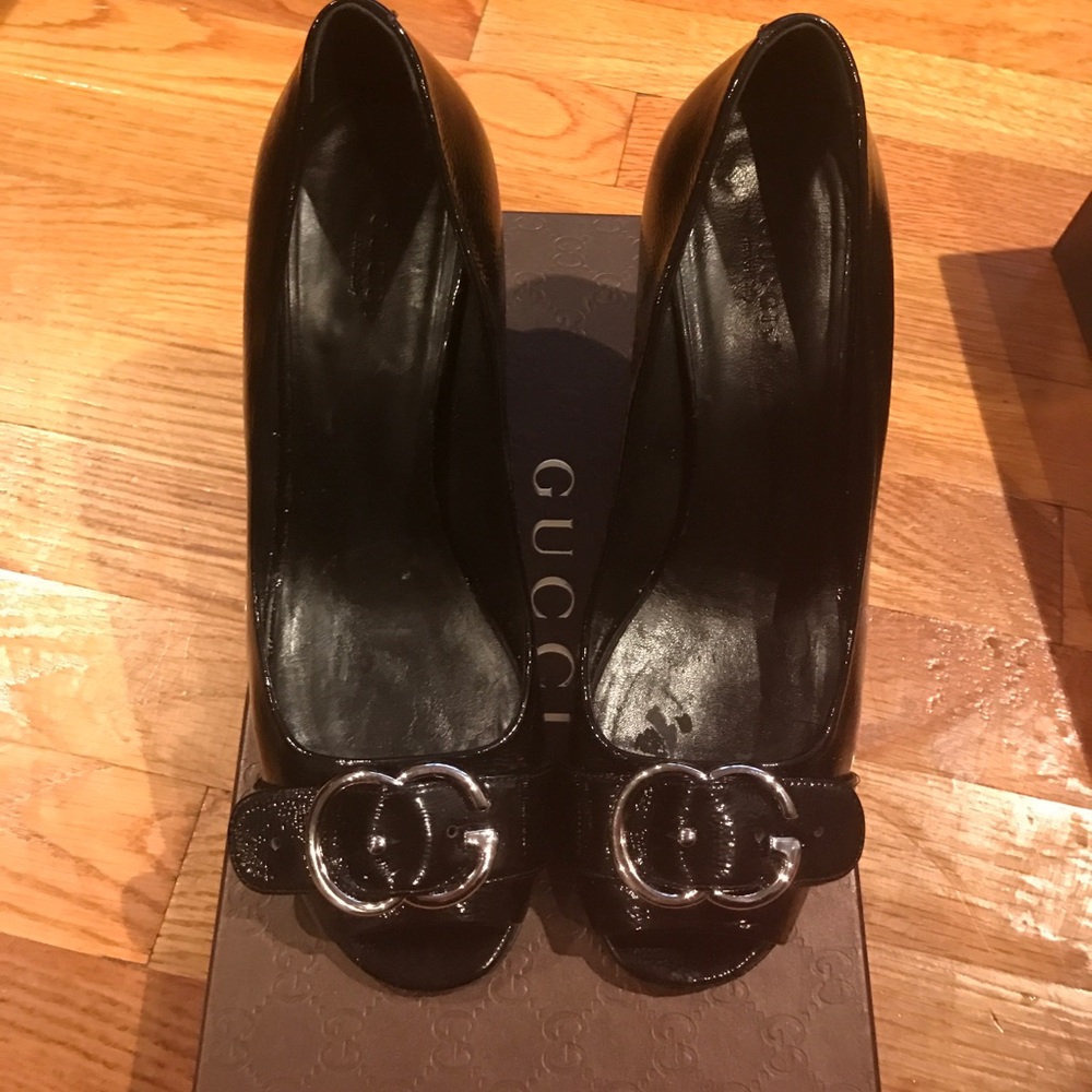 Gucci peep toe pumps