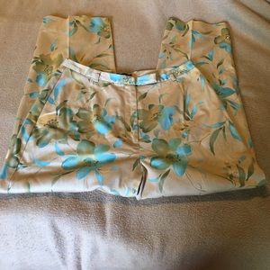 Izod stretch floral capris