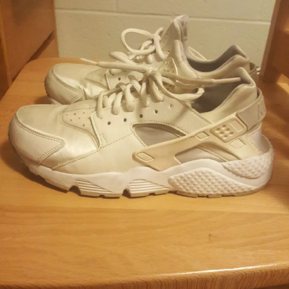 huaraches gently worn size 9