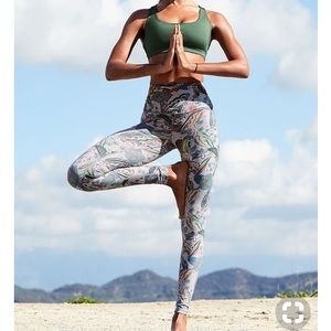 Victoria Secret Sport Knockout Tight Leggings Victoria Secret Sport Knockout Tight Leggings