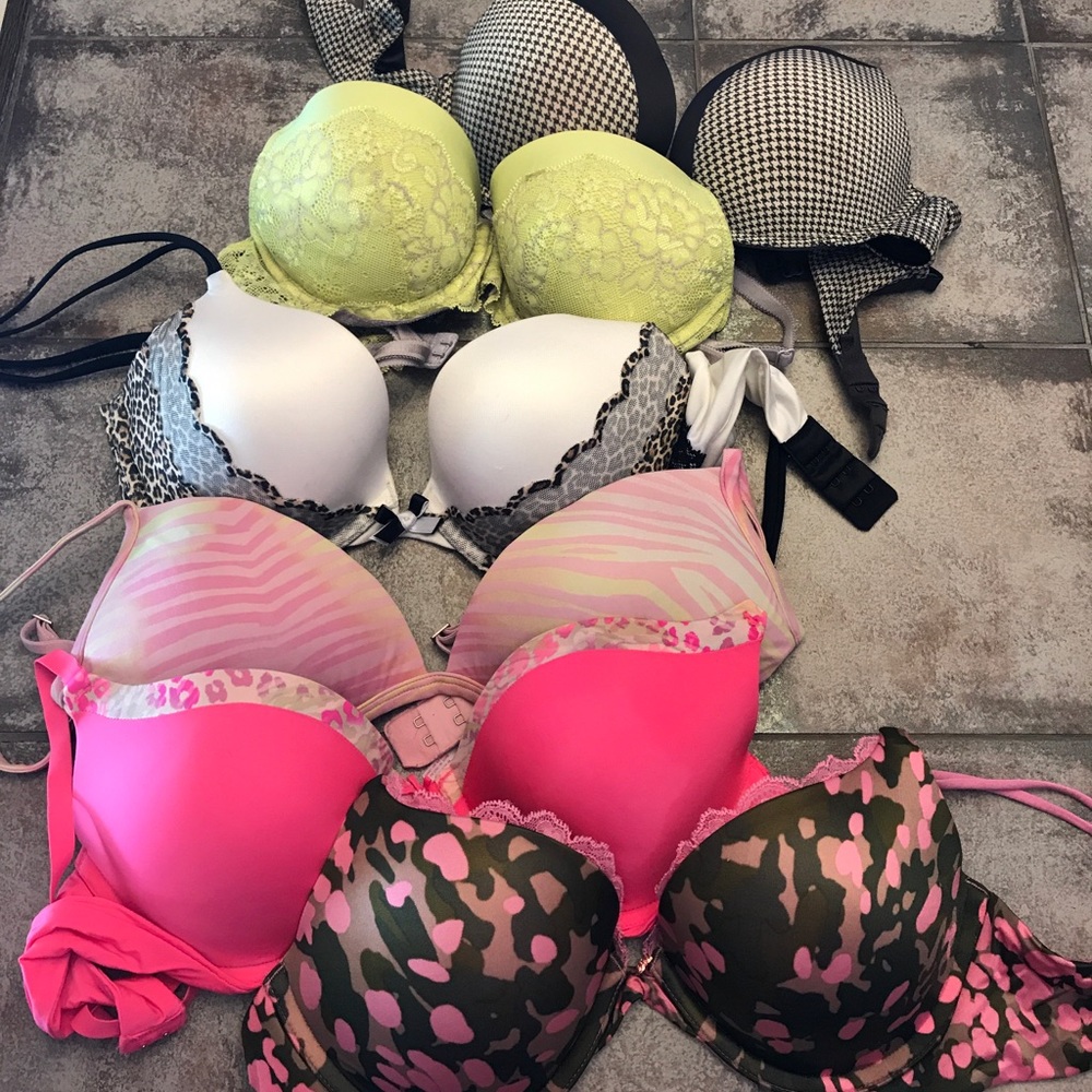 6 gently used Victoria’s Secret bras