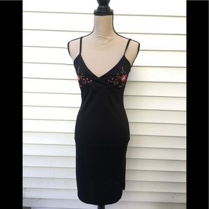 Forever 21 Black Slip Dress Embroidered Floral Forever 21 Black Slip Dress Embroidered Floral