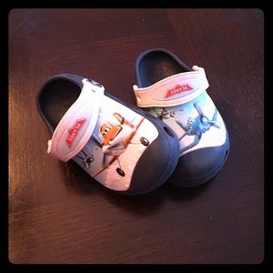 Toddler Planes Crocs Size 6/7