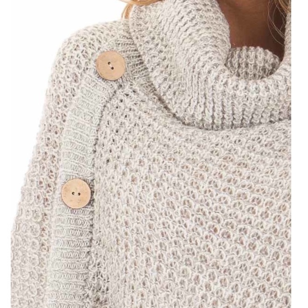PRICE ⬇️🆑❗️LAST ONE❗️🎉HP🎉Grey Knit Poncho - Picture 5 of 5