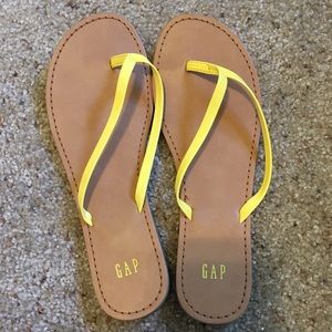 Gap Flip Flops