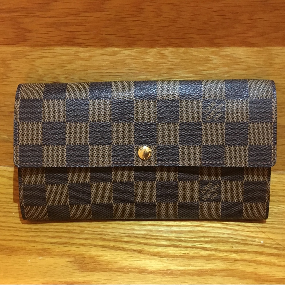 LV continental wallet