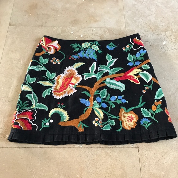 Embroidered Zara Woman mini skirt - Picture 1 of 2