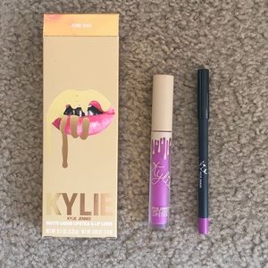 Kylie Cosmetics Vacation Edition June Bug Lip Kit