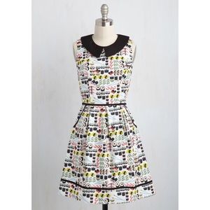 ModCloth Retrolicious Sushi Dress, Size M