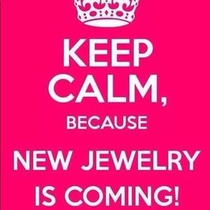 Earrings, bracelets and necklaces 💎 Oh My!