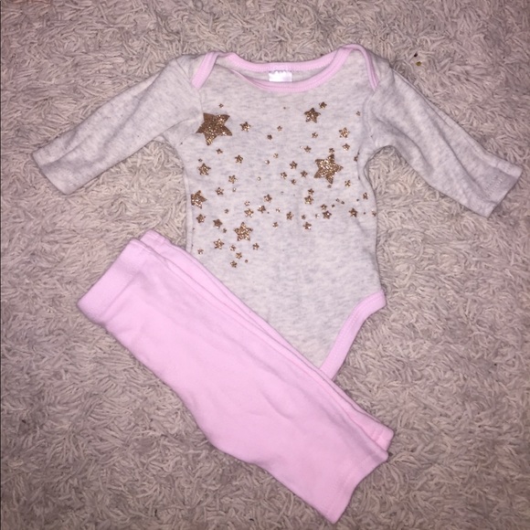 0-3 baby girl matching sets. - Picture 2 of 5