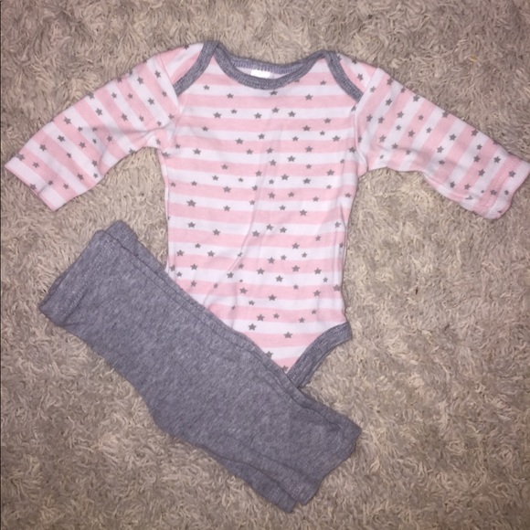 0-3 baby girl matching sets. - Picture 4 of 5