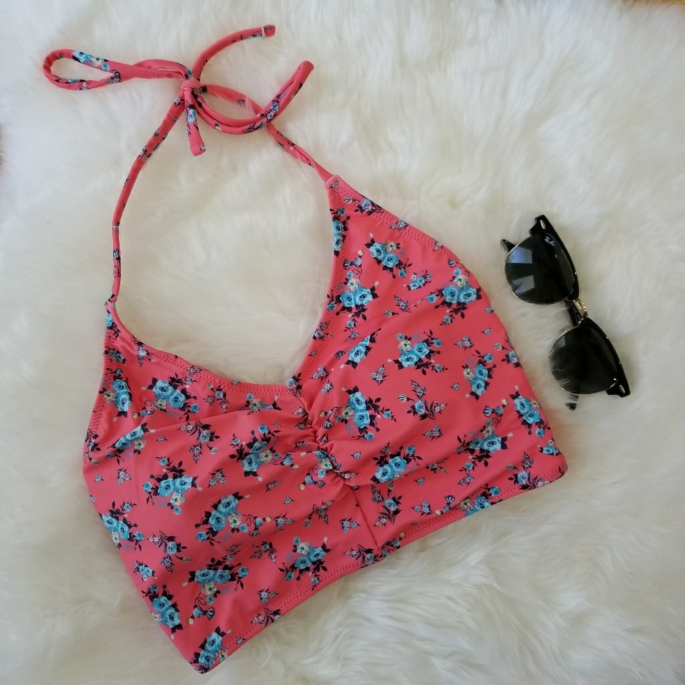 NWOT. Floral Bikini Top Set