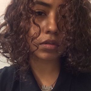 Meet your Posher, Maya