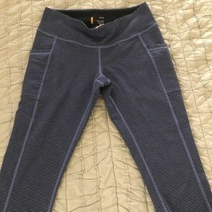 Lucy capris with side pockets