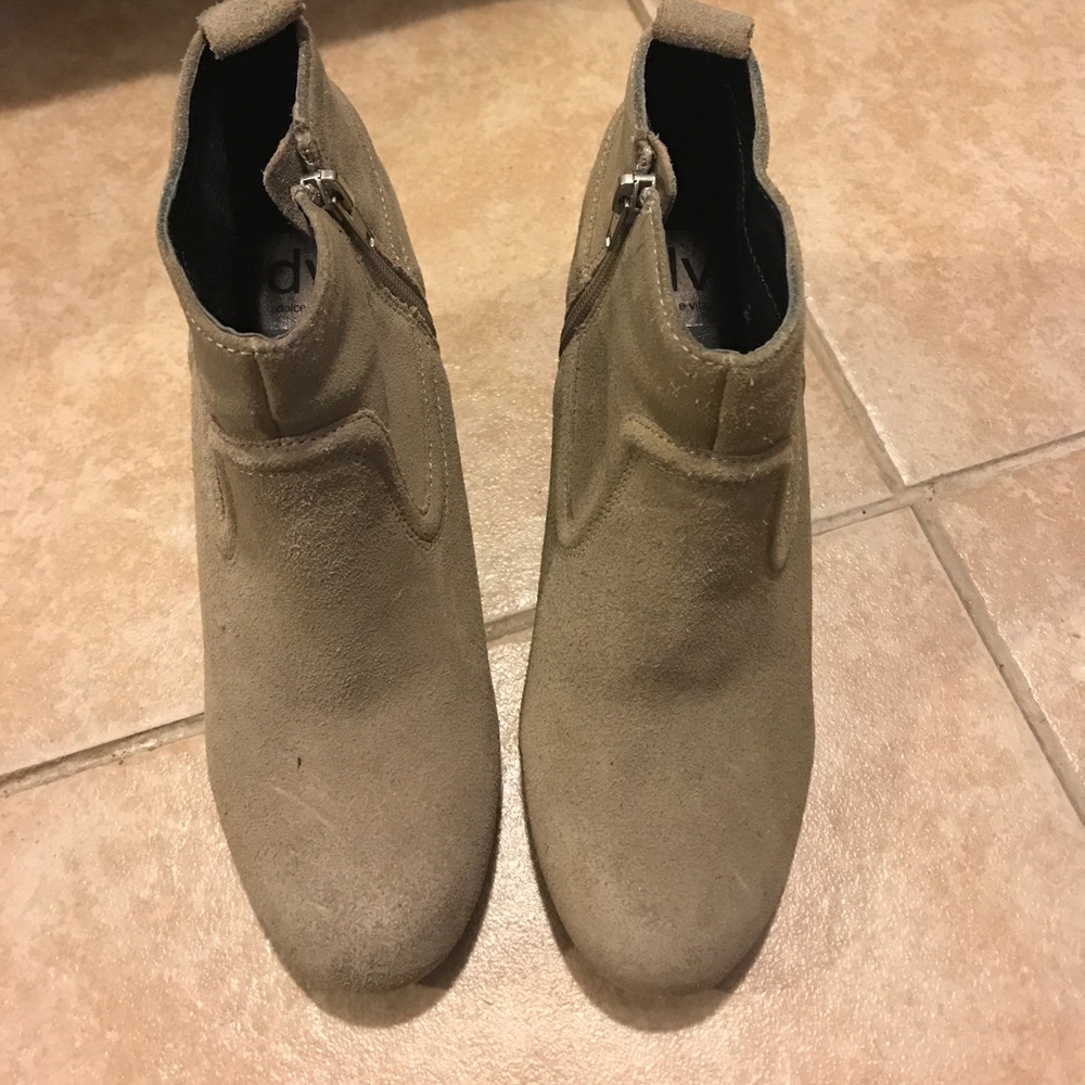 Size 6.5 Dolce Vita booties!