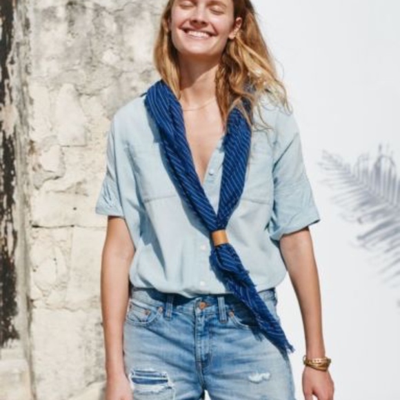 SOLD Madewell Chambray Courier Shirt. XS - Picture 2 of 7