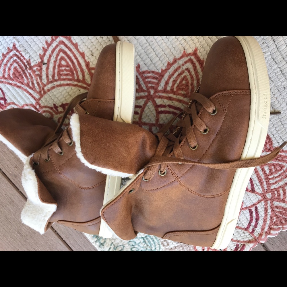 Indigo Rd. High top sneaker w shearling lining