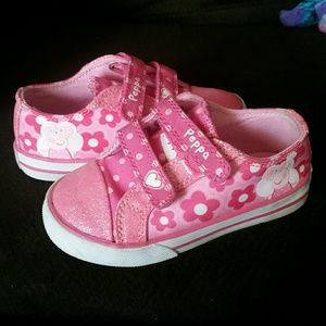 Toddler girls size 8 Peppa pig sneakers