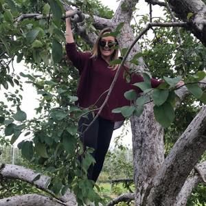 Meet your Posher, Caitlyn