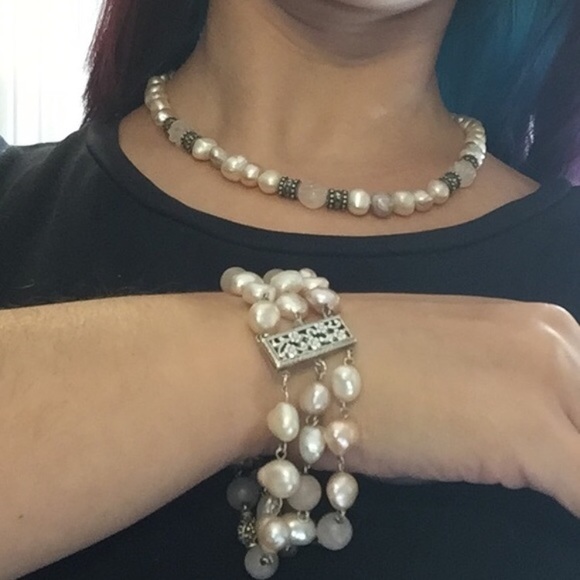 Estate Set Sterling Pearl Necklace & Bracelet - Picture 3 of 8