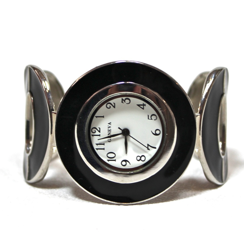 CLEARANCE⬇️NWOT★Black Bracelet Watch—PRICE FIRM