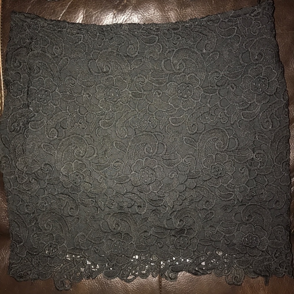 Lace skirt