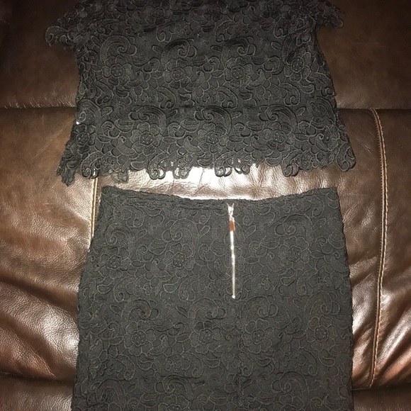 Lace skirt - Picture 3 of 3
