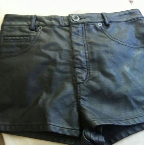 Leather shorts - Picture 1 of 1