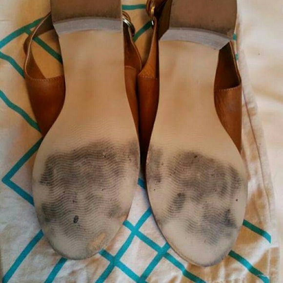 Open toe block heel booties. - Picture 2 of 4