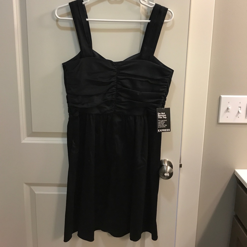•Express Dress• - Picture 3 of 6