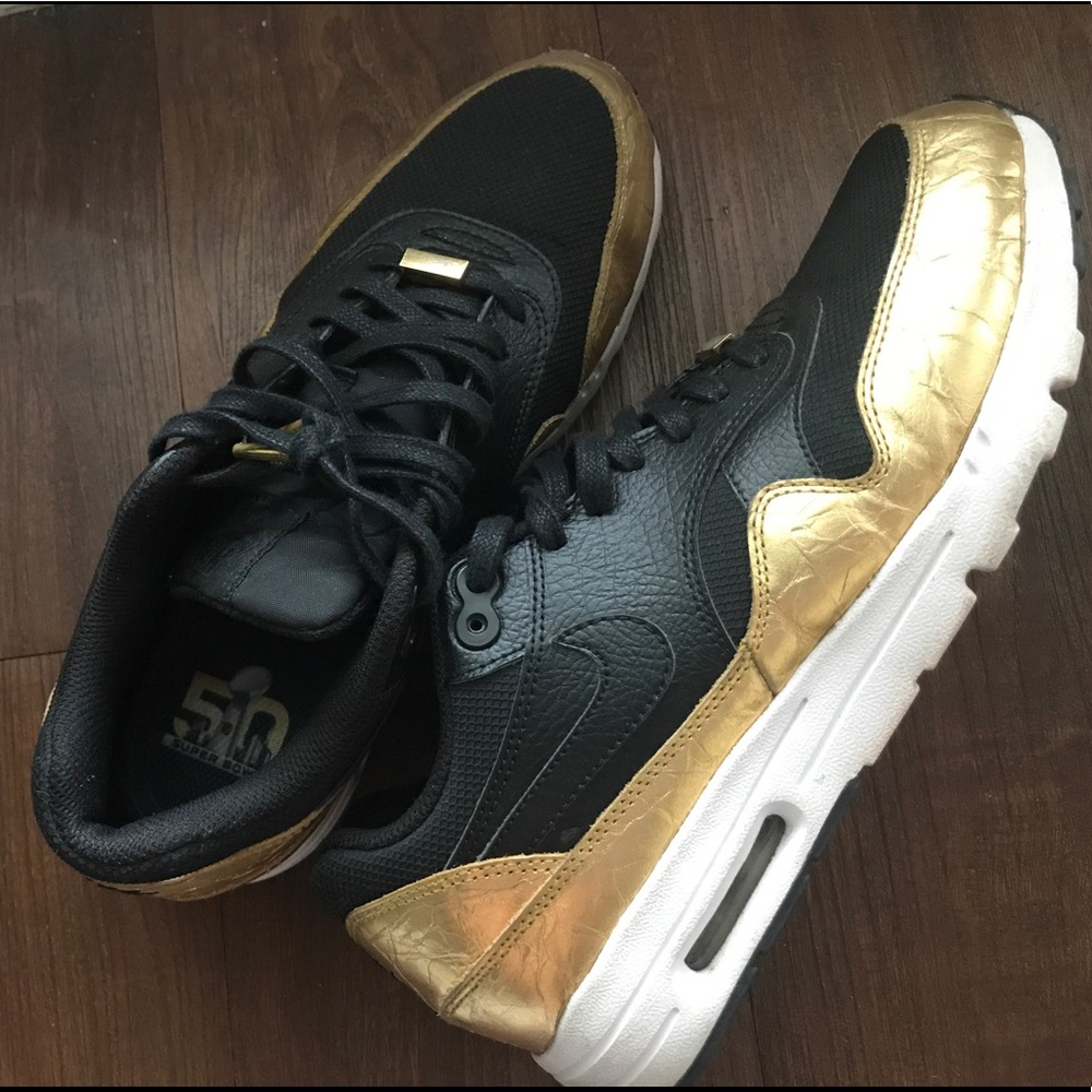 One of a kind gold women's SuperBowl 50 Nikes!