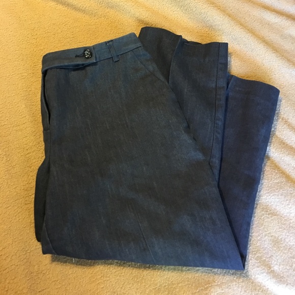Van Heusen Capris - Picture 2 of 5