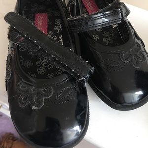 Toddler size 8 Mary Janes, Velcro’s!